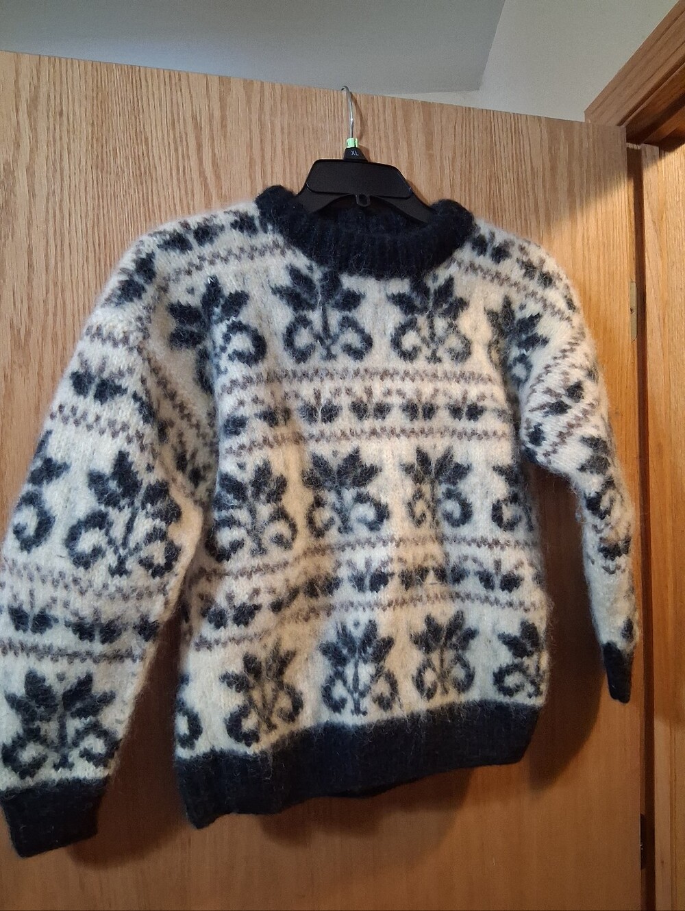 Vintage Nordic / Fair Isle / Scandinavian Folk pullover sweater, very thick warm